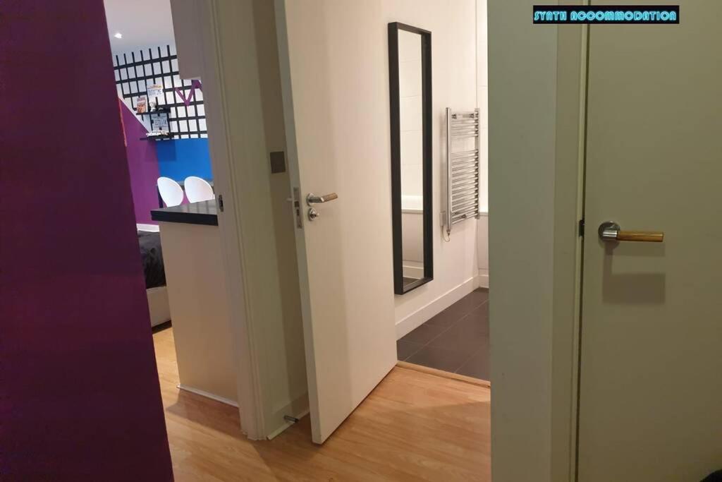 80S Retro 1Bed Studio Serviced Apartment Canary Wharf Perfect For Solo & Couple Travellers London Eksteriør billede