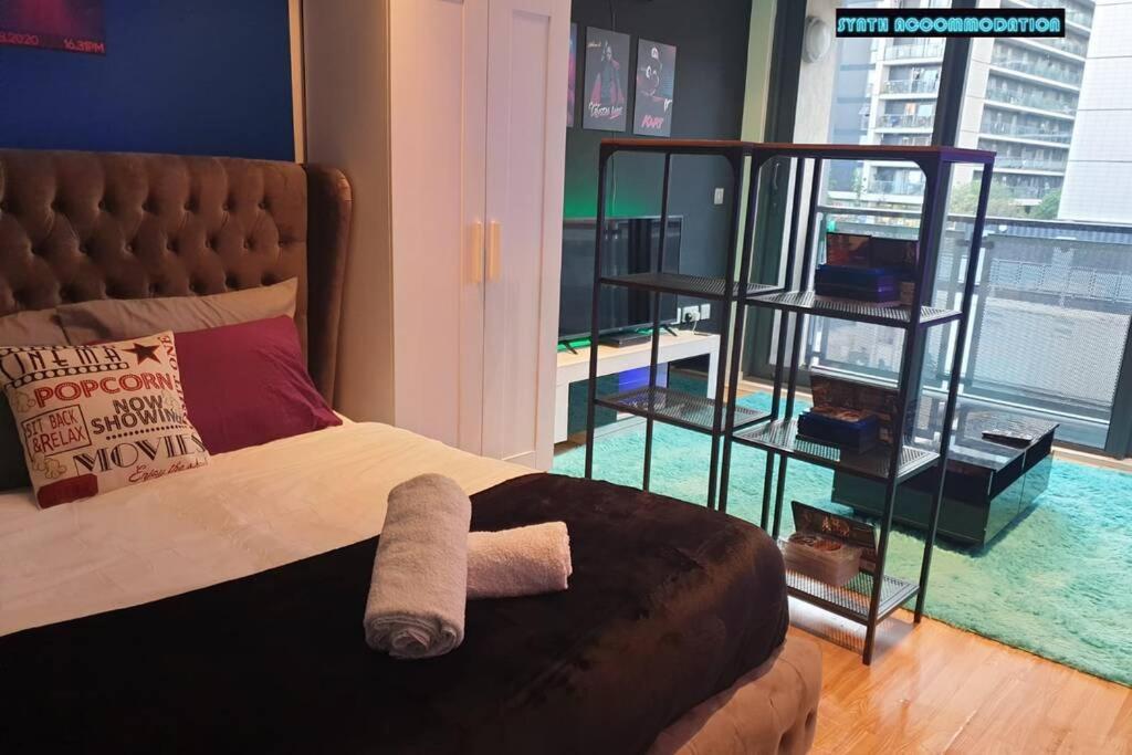 80S Retro 1Bed Studio Serviced Apartment Canary Wharf Perfect For Solo & Couple Travellers London Eksteriør billede