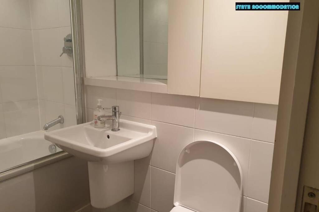 80S Retro 1Bed Studio Serviced Apartment Canary Wharf Perfect For Solo & Couple Travellers London Eksteriør billede