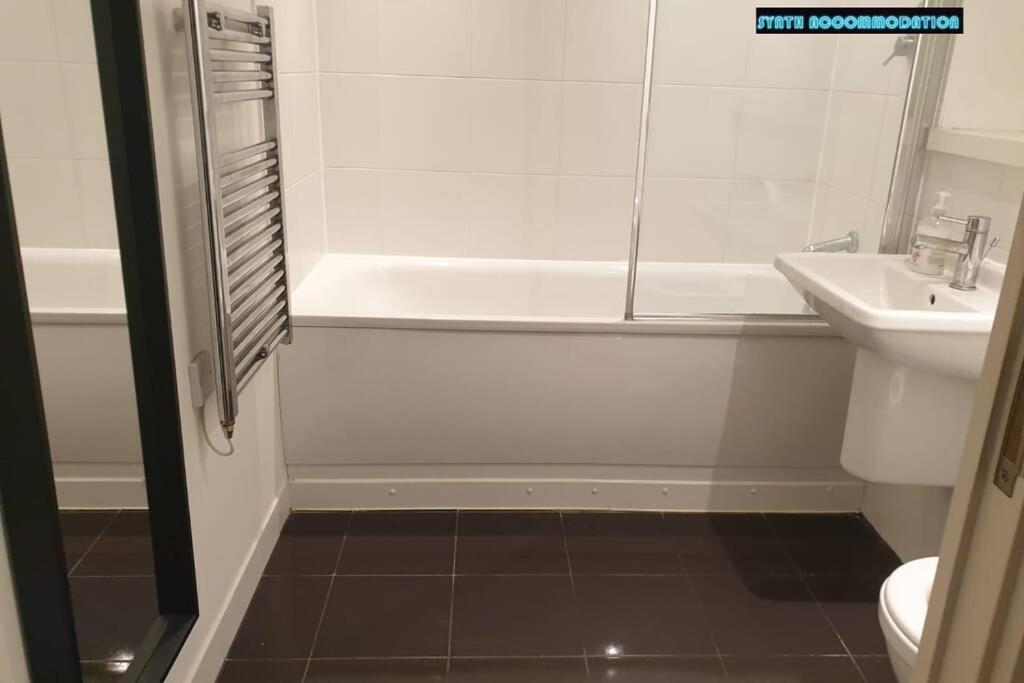 80S Retro 1Bed Studio Serviced Apartment Canary Wharf Perfect For Solo & Couple Travellers London Eksteriør billede